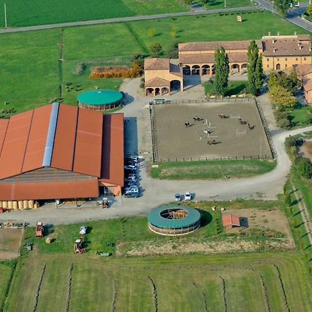 מלון פוטנלאטו Agriturismo Corte Ghiara מראה חיצוני תמונה