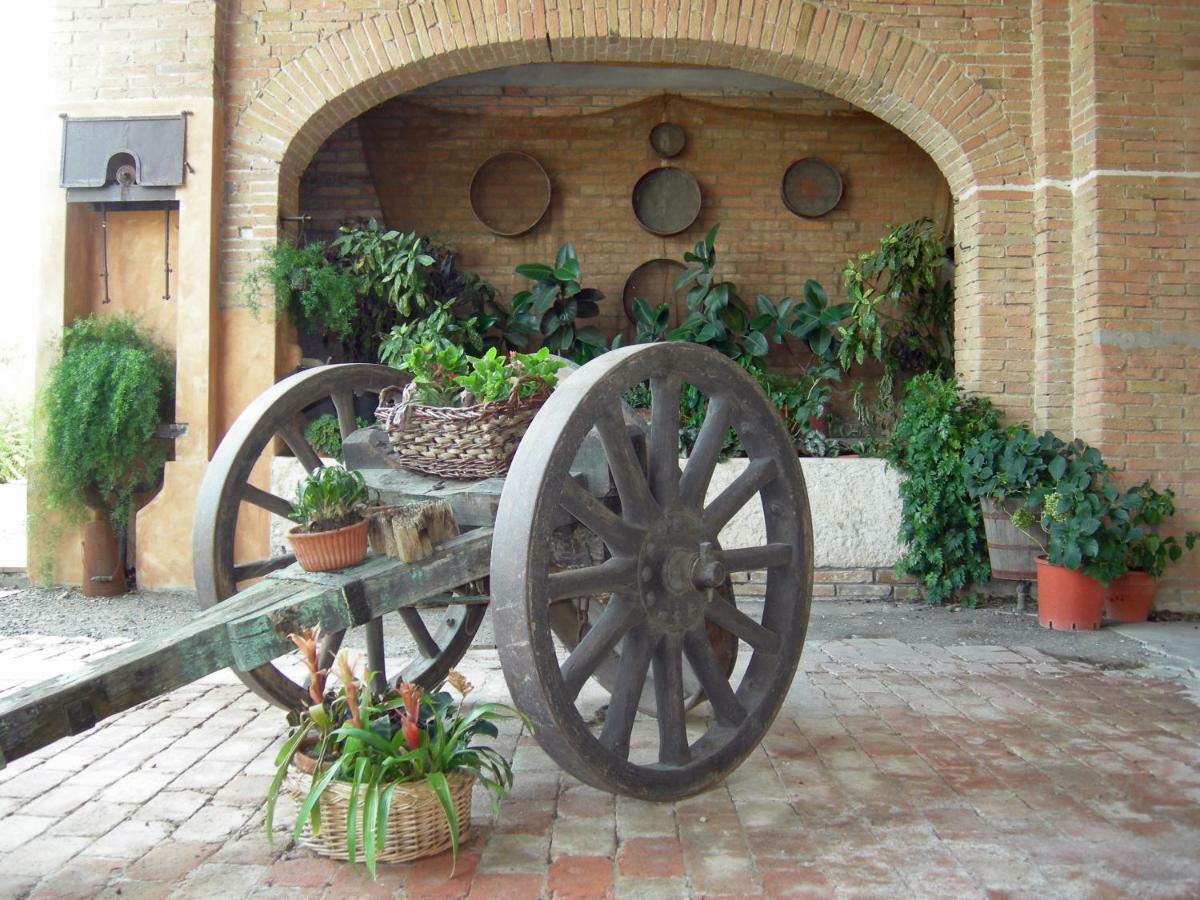 מלון פוטנלאטו Agriturismo Corte Ghiara מראה חיצוני תמונה