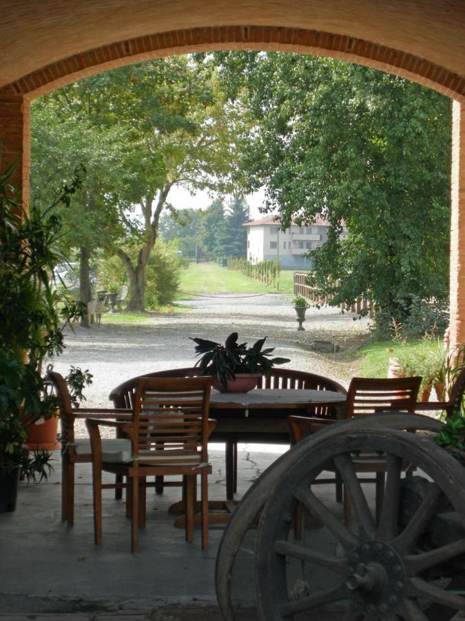 מלון פוטנלאטו Agriturismo Corte Ghiara מראה חיצוני תמונה