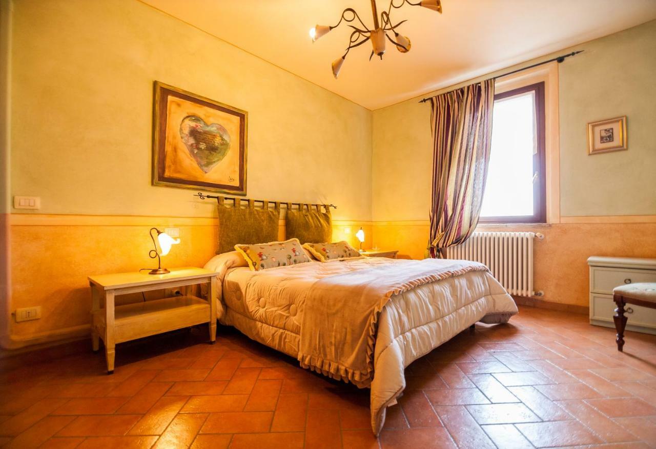 מלון פוטנלאטו Agriturismo Corte Ghiara מראה חיצוני תמונה