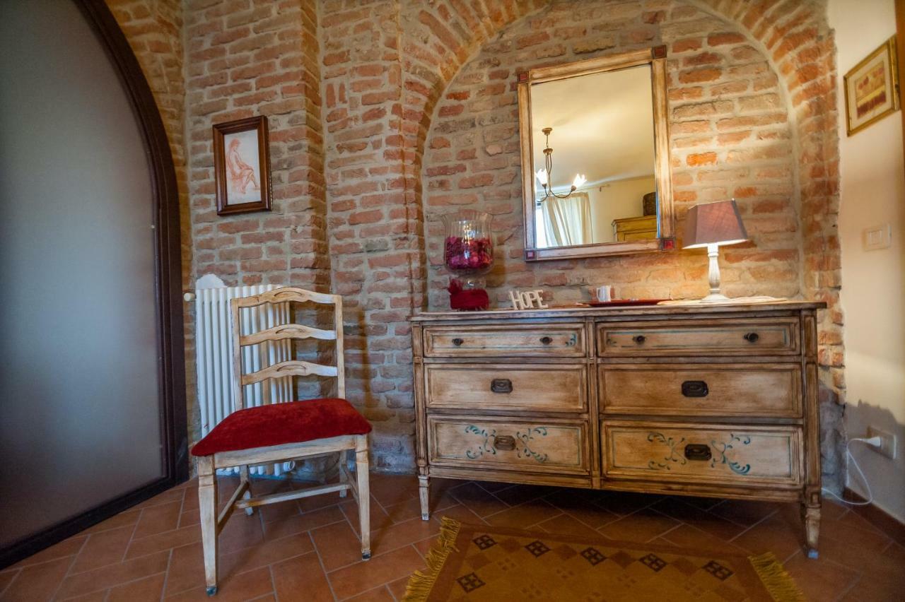 מלון פוטנלאטו Agriturismo Corte Ghiara מראה חיצוני תמונה